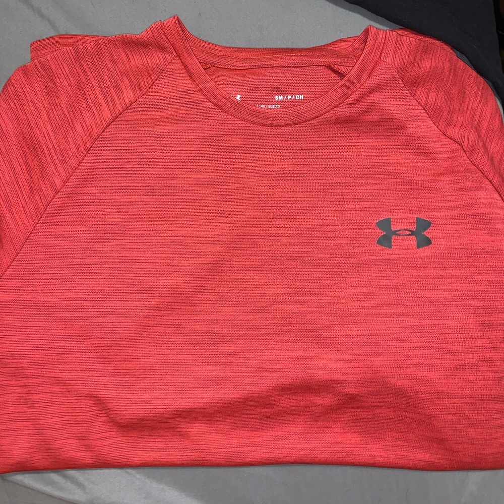 Under armor fitted shirts